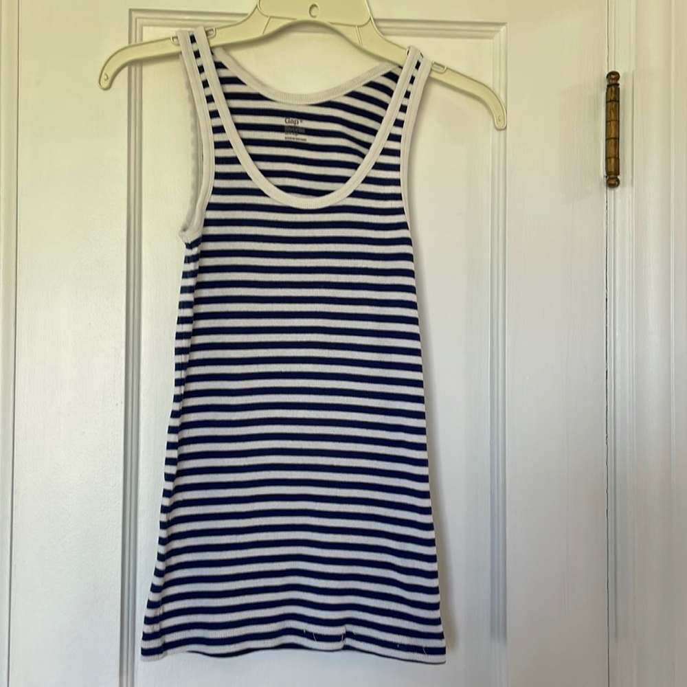Buy one get one free - GAP tank top S
